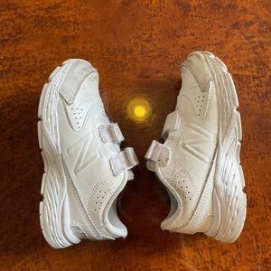 All white new balance uniform shoes boys size 11